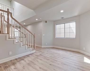 11603 Mississippi Avenue - Photo Thumbnail 24