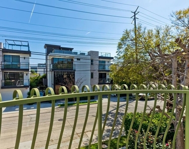 11603 Mississippi Avenue - Photo Thumbnail 17