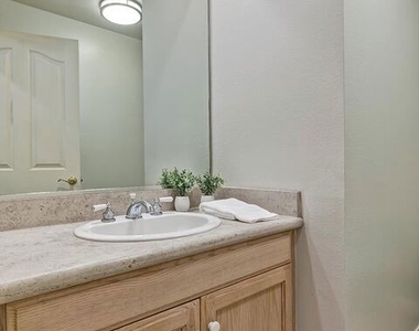 11603 Mississippi Avenue - Photo Thumbnail 9
