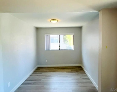 4022 Mahaila Ave - Photo Thumbnail 8