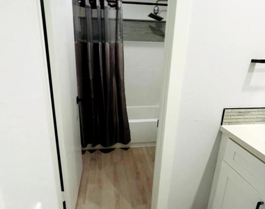 4022 Mahaila Ave - Photo Thumbnail 19