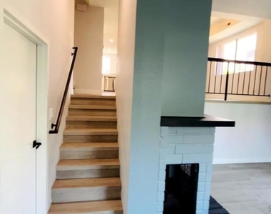 4022 Mahaila Ave - Photo Thumbnail 5