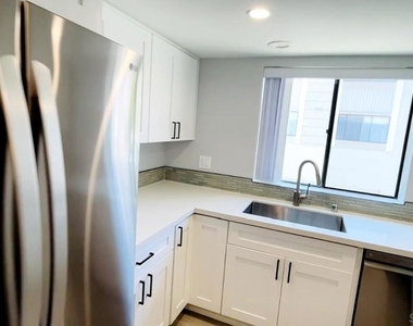 4022 Mahaila Ave - Photo Thumbnail 11