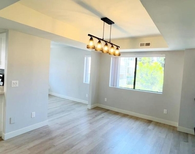 4022 Mahaila Ave - Photo Thumbnail 7