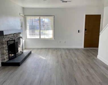 13875 Wayland Grove Court - Photo Thumbnail 9