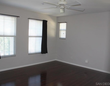 2630 Escala Circle - Photo Thumbnail 7