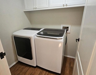 12091 Alta Carmel Ct - Photo Thumbnail 12