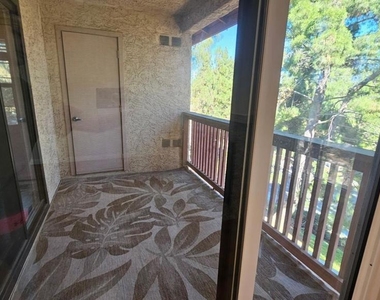 12091 Alta Carmel Ct - Photo Thumbnail 4
