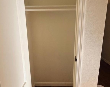 12091 Alta Carmel Ct - Photo Thumbnail 9
