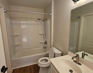 12091 Alta Carmel Ct - Photo Thumbnail 7