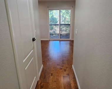 12091 Alta Carmel Ct - Photo Thumbnail 10