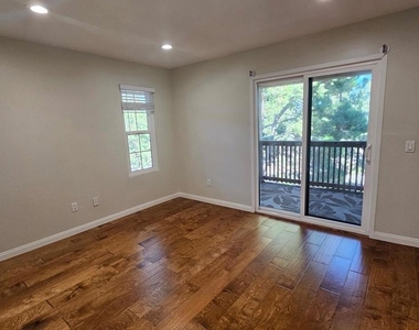 12091 Alta Carmel Ct - Photo Thumbnail 11