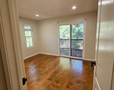 12091 Alta Carmel Ct - Photo Thumbnail 14