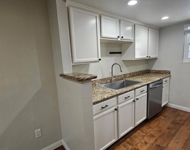 12091 Alta Carmel Ct - Photo Thumbnail 2