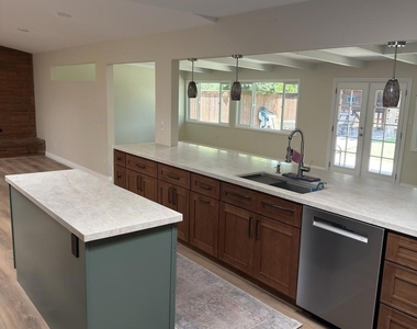 13919 York Avenue - Photo Thumbnail 64