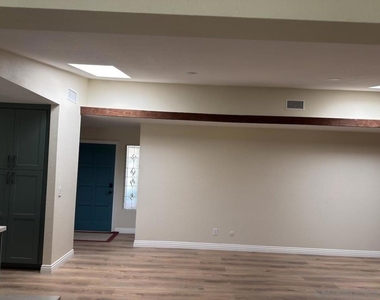 13919 York Avenue - Photo Thumbnail 13