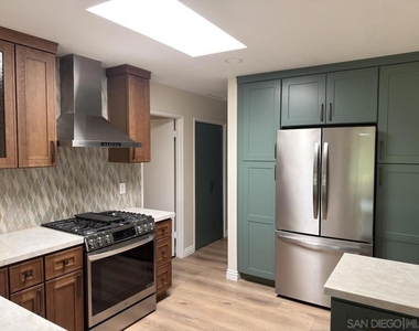 13919 York Avenue - Photo Thumbnail 11