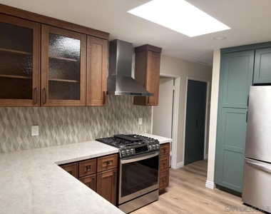 13919 York Avenue - Photo Thumbnail 9