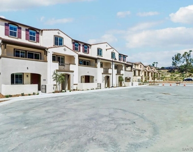4731 Merida Way - Photo Thumbnail 4