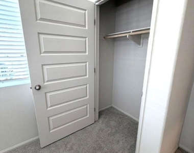 4731 Merida Way - Photo Thumbnail 9