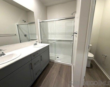 4731 Merida Way - Photo Thumbnail 44