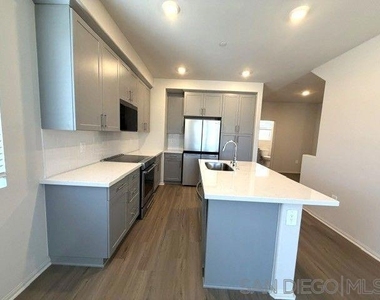 4731 Merida Way - Photo Thumbnail 26