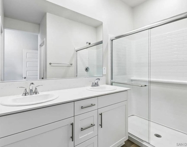 4731 Merida Way - Photo Thumbnail 43