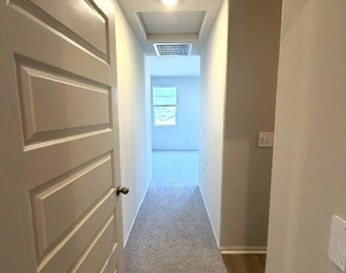 4731 Merida Way - Photo Thumbnail 42