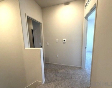 4731 Merida Way - Photo Thumbnail 36
