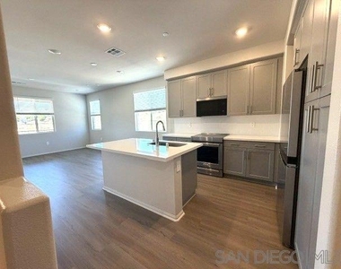 4731 Merida Way - Photo Thumbnail 19