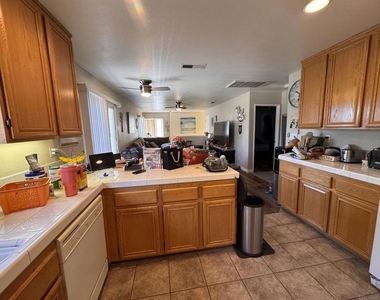 9208 Pinkard - Photo Thumbnail 5