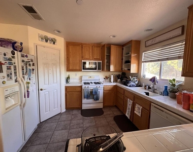 9208 Pinkard - Photo Thumbnail 7
