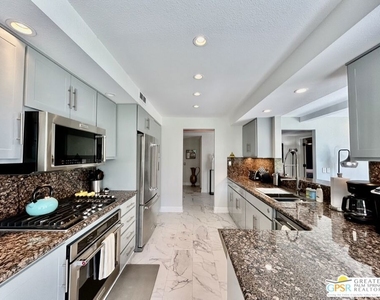 515 Desert Lakes Drive - Photo Thumbnail 8