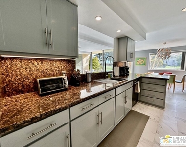 515 Desert Lakes Drive - Photo Thumbnail 10
