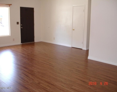 115 Donna Street - Photo Thumbnail 4