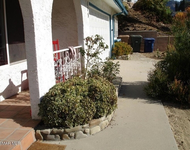 115 Donna Street - Photo Thumbnail 1