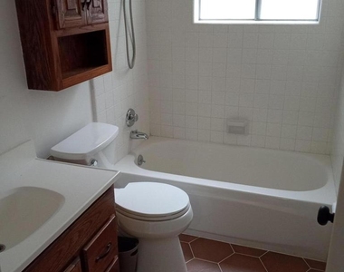 115 Donna Street - Photo Thumbnail 8