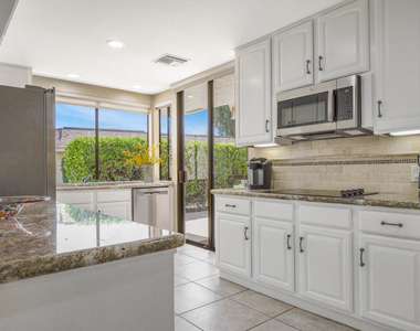 31 Stanford Drive - Photo Thumbnail 11