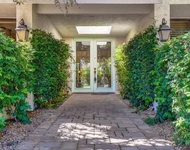 31 Stanford Drive - Photo Thumbnail 1