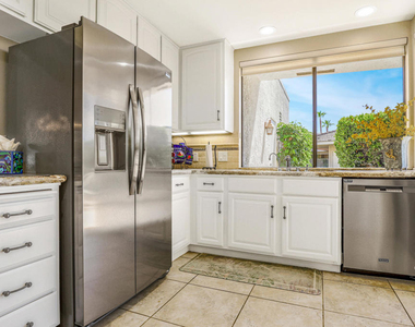31 Stanford Drive - Photo Thumbnail 9