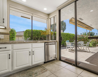 31 Stanford Drive - Photo Thumbnail 10