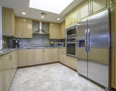 10 Colgate Drive - Photo Thumbnail 11