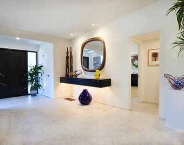 1060 S Paseo De Marcia - Photo Thumbnail 9