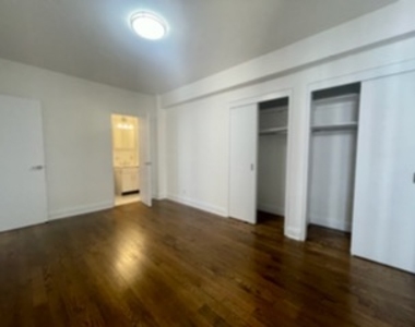 East 68th Street by 3rd Avenue - Photo Thumbnail 7