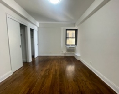 East 68th Street by 3rd Avenue - Photo Thumbnail 6