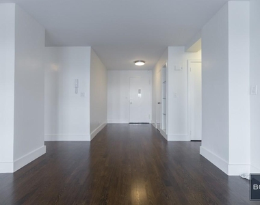 East 63rd Street - Photo Thumbnail 4