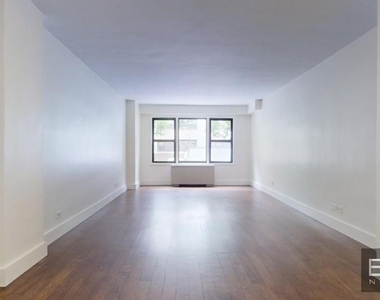 East 63rd Street - Photo Thumbnail 1