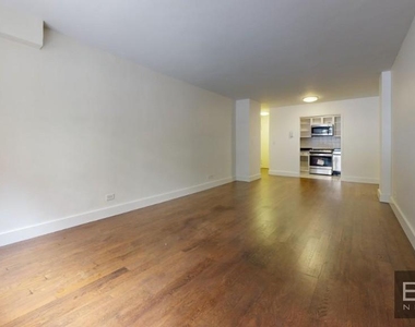 East 63rd Street - Photo Thumbnail 11