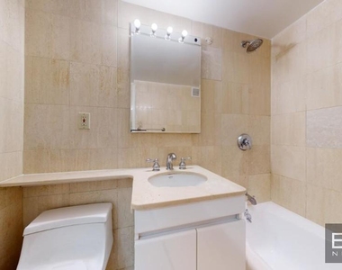 East 63rd Street - Photo Thumbnail 4