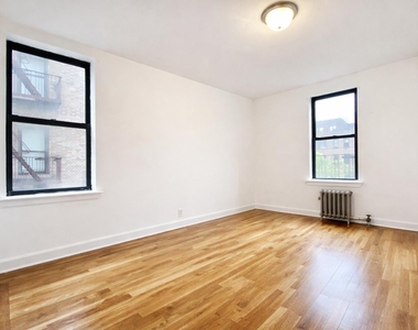590 Fort Washington Avenue - Photo Thumbnail 4